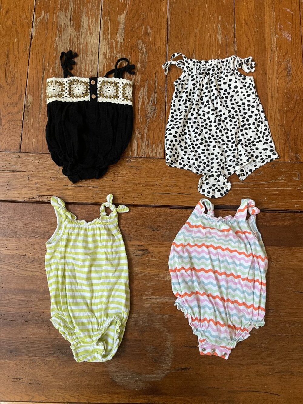 Lot of 4 - Old Navy Bodysuits for Size 6-12M